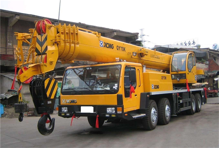 岫岩吊车出租选择重点