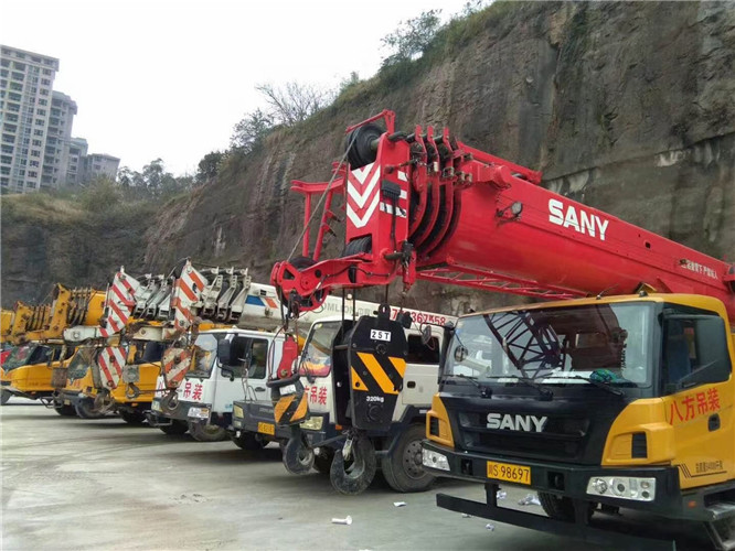 岫岩吊车出租按什么计费？台班费、单次费、里程费怎么算？